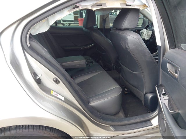 Lexus IS 300 2018 JTHBA1D22J5075213 Image 8