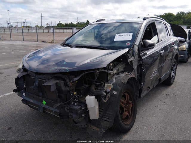 Toyota RAV4 LE 2016 JTMZFREV6GD090546 Image 2
