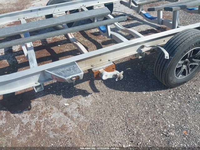 45687212 :رقم المزاد ، 4DJAB2627FA009749 vin ، 2015 American Trailer Manufact Other مزاد بيع