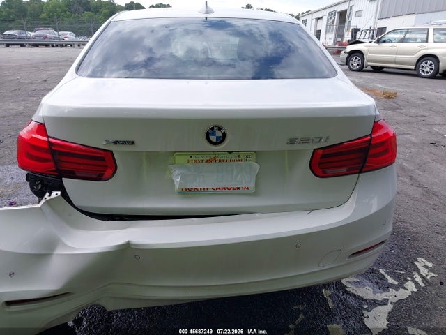 45687249 :رقم المزاد ، WBA8E5G57GNT93038 vin ، 2016 Bmw 320i Xdrive مزاد بيع