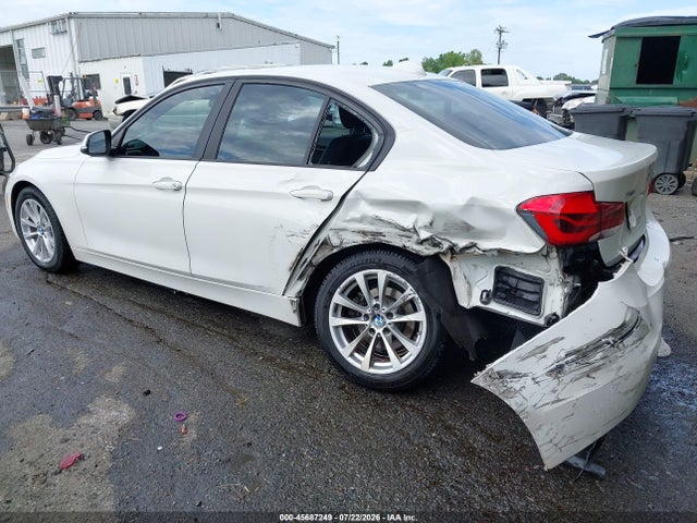 45687249 :رقم المزاد ، WBA8E5G57GNT93038 vin ، 2016 Bmw 320i Xdrive مزاد بيع