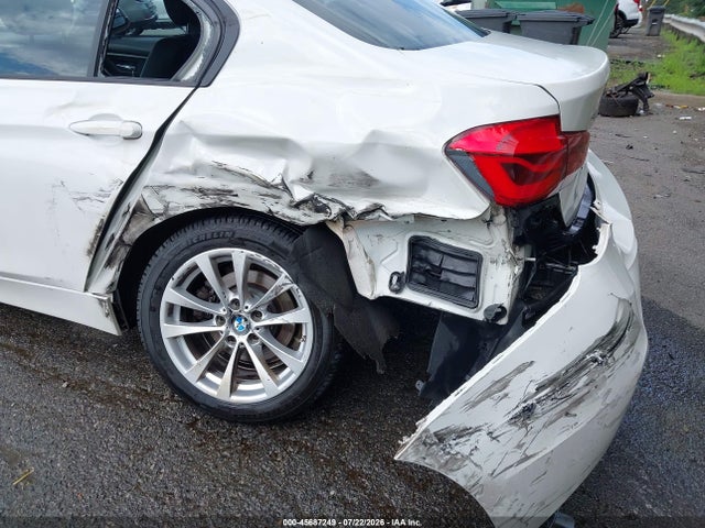 45687249 :رقم المزاد ، WBA8E5G57GNT93038 vin ، 2016 Bmw 320i Xdrive مزاد بيع