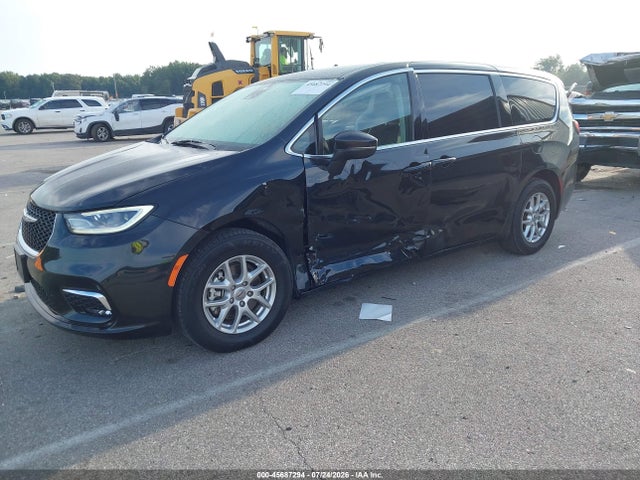 Продажа на аукционе авто 2023 Chrysler Pacifica Touring L, vin: 2C4RC1BG6PR560278, номер лота: 45687294