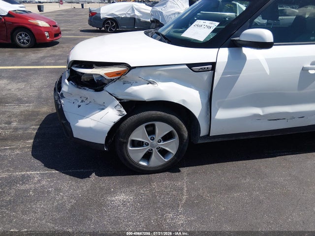 Продажа на аукционе авто 2016 Kia Soul, vin: KNDJN2A27G7277103, номер лота: 45687298