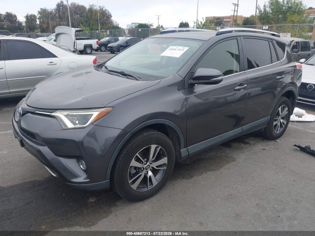 Toyota Rav4 Xle 2016 JTMWFREV3GJ094753 Image 2