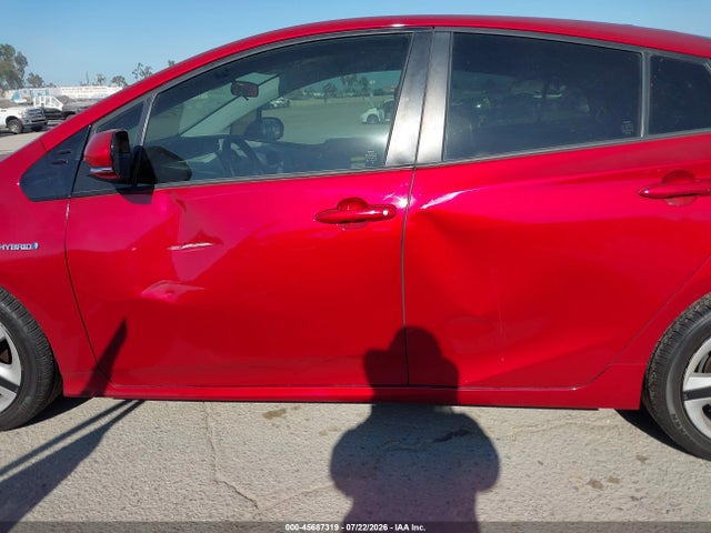 JTDKARFU7G3521052 Toyota Prius Three Touring