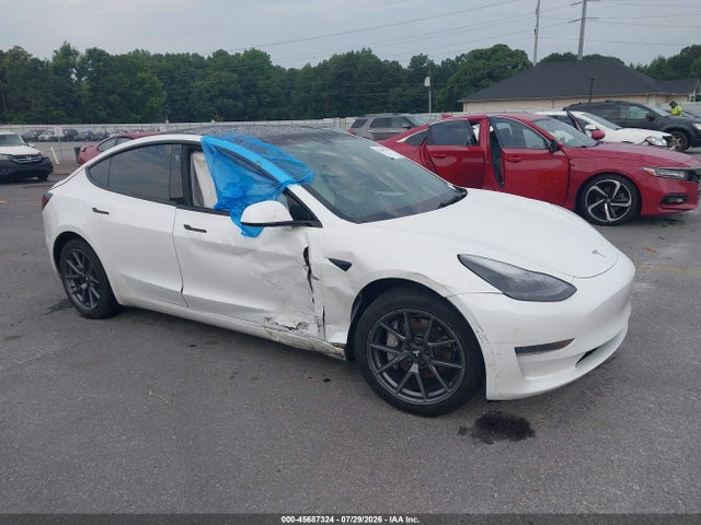 2022 Tesla Model 3 Rear-wheel Drive მანქანა იყიდება აუქციონზე, vin: 5YJ3E1EA2NF126228, აუქციონის ნომერი: 45687324