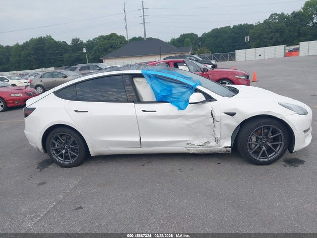 2022 Tesla Model 3 Rear-wheel Drive მანქანა იყიდება აუქციონზე, vin: 5YJ3E1EA2NF126228, აუქციონის ნომერი: 45687324