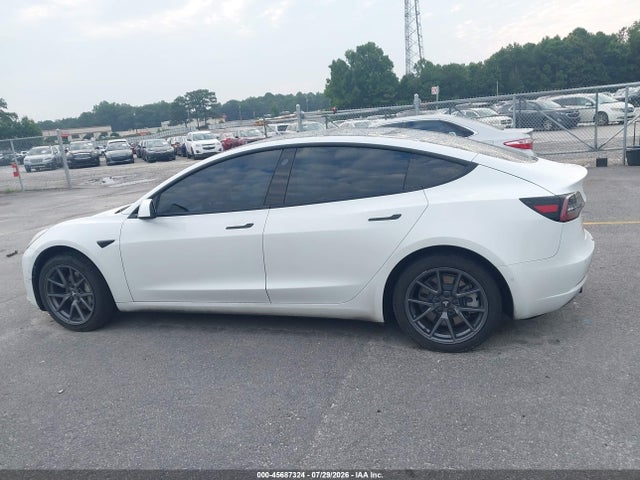 2022 Tesla Model 3 Rear-wheel Drive მანქანა იყიდება აუქციონზე, vin: 5YJ3E1EA2NF126228, აუქციონის ნომერი: 45687324