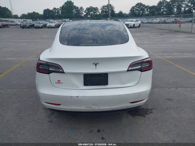 2022 Tesla Model 3 Rear-wheel Drive მანქანა იყიდება აუქციონზე, vin: 5YJ3E1EA2NF126228, აუქციონის ნომერი: 45687324