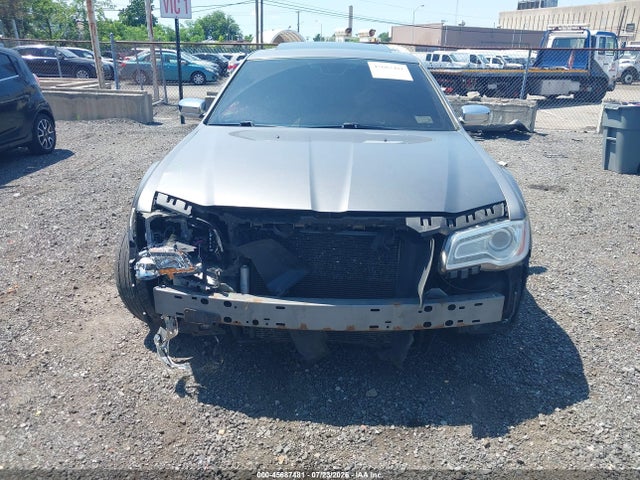 2011 Chrysler 300c მანქანა იყიდება აუქციონზე, vin: 2C3CA6CT8BH518184, აუქციონის ნომერი: 45687481