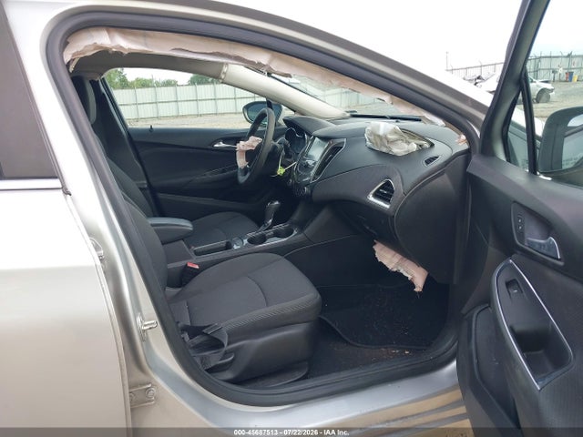 45687513 :رقم المزاد ، 3G1BE6SM3JS593465 vin ، 2018 Chevrolet Cruze Lt Auto مزاد بيع