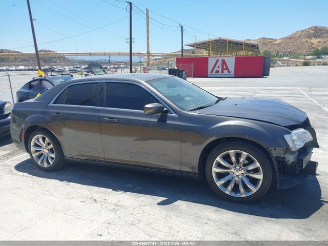 Chrysler 300 Anniversary Edition 2016 2C3CCAAG1GH351242 Image 14