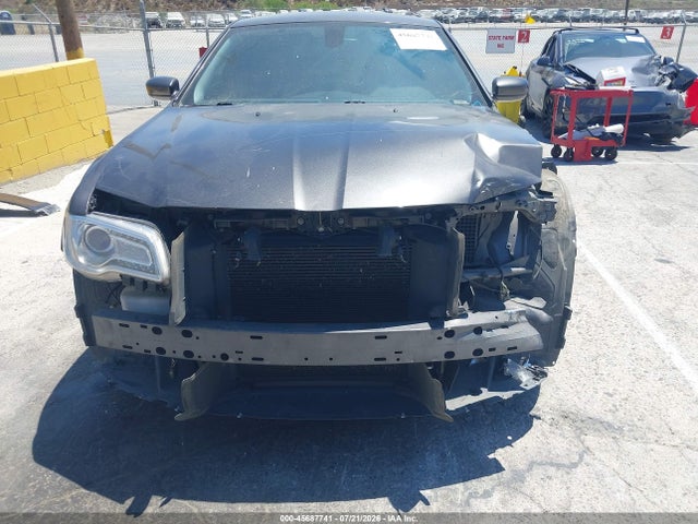 Chrysler 300 Anniversary Edition 2016 2C3CCAAG1GH351242 Image 18