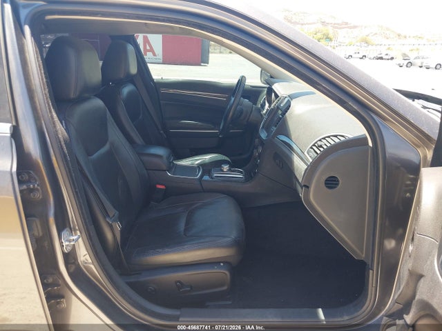 Chrysler 300 Anniversary Edition 2016 2C3CCAAG1GH351242 Image 5