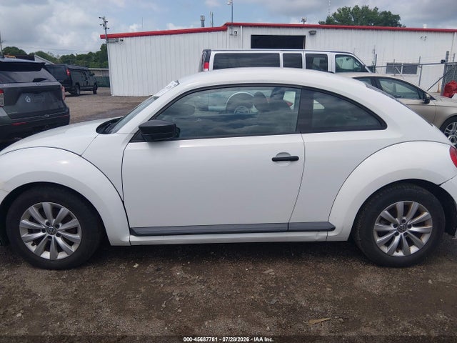 45687781 :رقم المزاد ، 3VWF17AT7FM640184 vin ، 2015 Volkswagen Beetle 1.8t Fleet Edition مزاد بيع