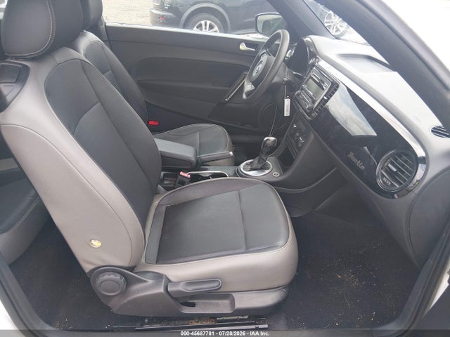 45687781 :رقم المزاد ، 3VWF17AT7FM640184 vin ، 2015 Volkswagen Beetle 1.8t Fleet Edition مزاد بيع