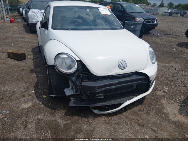 45687781 :رقم المزاد ، 3VWF17AT7FM640184 vin ، 2015 Volkswagen Beetle 1.8t Fleet Edition مزاد بيع