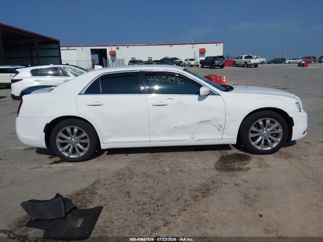 Aukcja sprzedaży 2015 Chrysler 300 Limited, vin: 2C3CCARG4FH831021, numer aukcji: 45687836