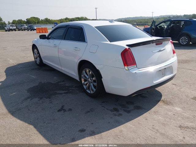 Aukcja sprzedaży 2015 Chrysler 300 Limited, vin: 2C3CCARG4FH831021, numer aukcji: 45687836