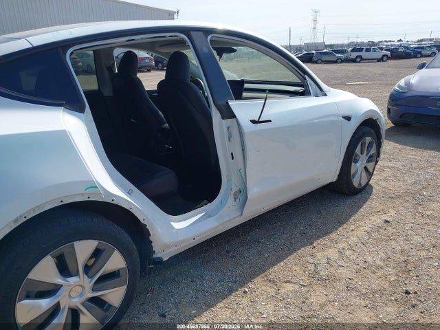 Продаж на аукціоні авто 2023 Tesla Model Y Awd/long Range Dual Motor All-wheel Drive, vin: 7SAYGDEE5PF834693, номер лоту: 45687955