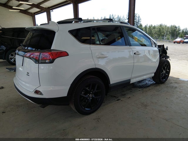 Toyota RAV4 SE 2017 JTMJFREV9HJ162436 Image 4