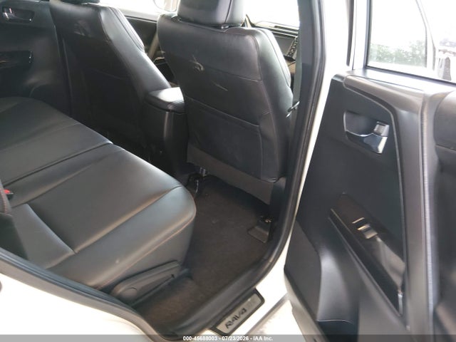 Toyota RAV4 SE 2017 JTMJFREV9HJ162436 Image 8