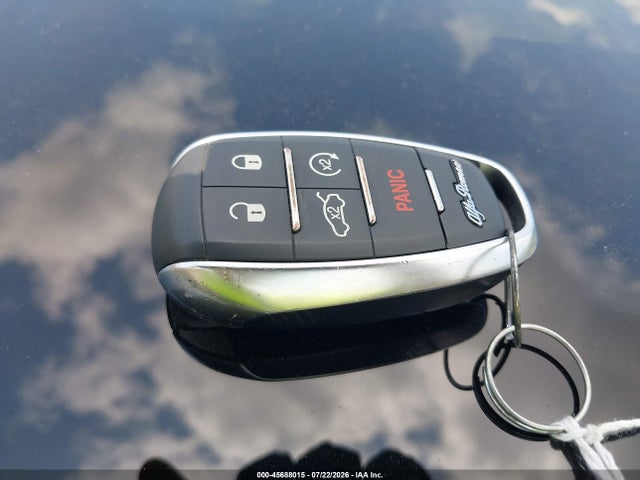 2023 Alfa Romeo Giulia Veloce Awd მანქანა იყიდება აუქციონზე, vin: ZARFANBN5P7674360, აუქციონის ნომერი: 45688015