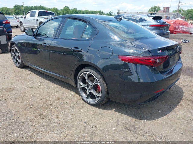 2023 Alfa Romeo Giulia Veloce Awd მანქანა იყიდება აუქციონზე, vin: ZARFANBN5P7674360, აუქციონის ნომერი: 45688015
