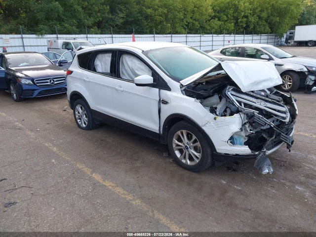 2017 Ford Escape Se მანქანა იყიდება აუქციონზე, vin: 1FMCU0GD3HUB03827, აუქციონის ნომერი: 45688226