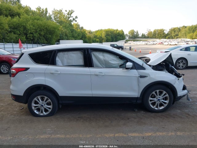 45688226 :رقم المزاد ، 1FMCU0GD3HUB03827 vin ، 2017 Ford Escape Se مزاد بيع