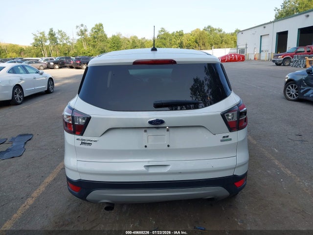 45688226 :رقم المزاد ، 1FMCU0GD3HUB03827 vin ، 2017 Ford Escape Se مزاد بيع