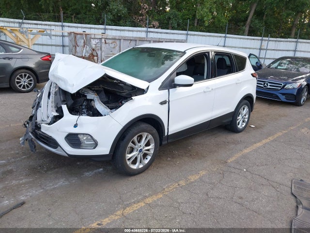 45688226 :رقم المزاد ، 1FMCU0GD3HUB03827 vin ، 2017 Ford Escape Se مزاد بيع