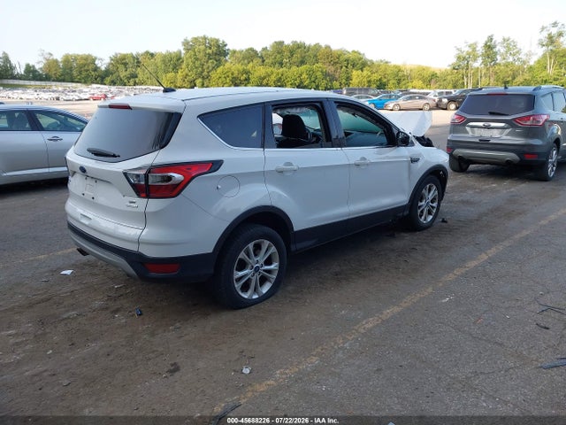 45688226 :رقم المزاد ، 1FMCU0GD3HUB03827 vin ، 2017 Ford Escape Se مزاد بيع