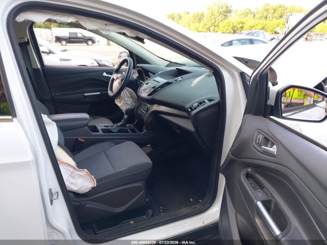 45688226 :رقم المزاد ، 1FMCU0GD3HUB03827 vin ، 2017 Ford Escape Se مزاد بيع
