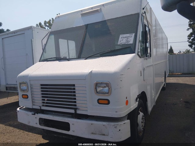 Ford F-59 Commercial Stripped 2014 1F66F5KY0E0A07596 Image 2