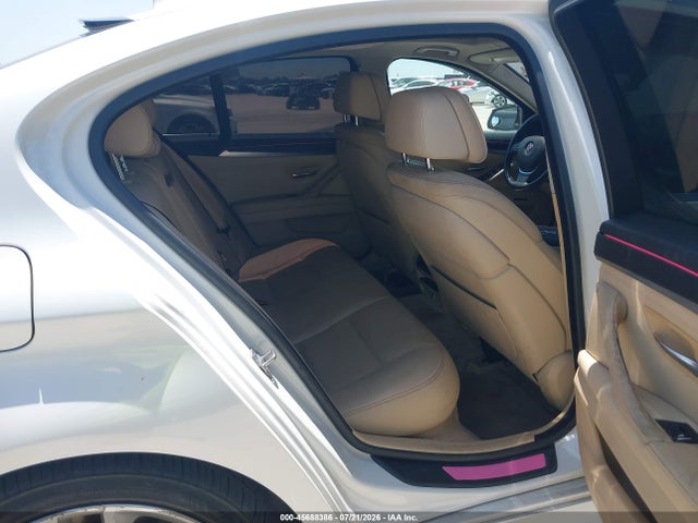 BMW 535i Xdrive 2014 WBA5B3C50ED535173 Image 8