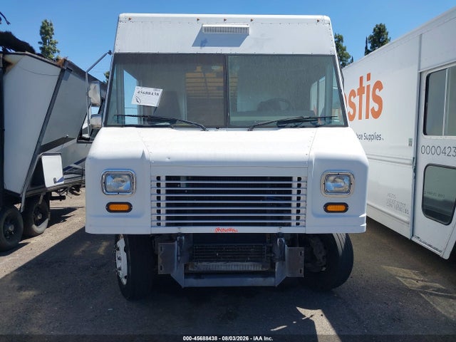 45688438 :رقم المزاد ، 4UZAC3DV1DCFF6884 vin ، 2013 Freightliner Chassis M Line Walk-in Van مزاد بيع