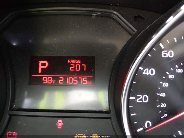 45688465 :رقم المزاد ، KNDMB5C13H6221713 vin ، 2017 Kia Sedona Lx مزاد بيع