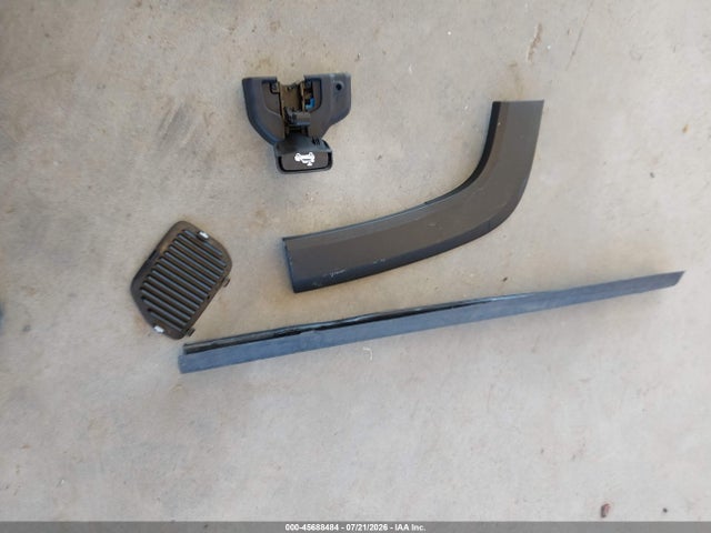 ZACCJABT3GPE39706 Jeep Renegade 75th Anniversary
