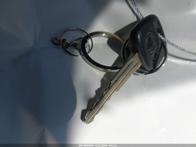 VNKKTUD3XFA023758 Toyota YARIS L