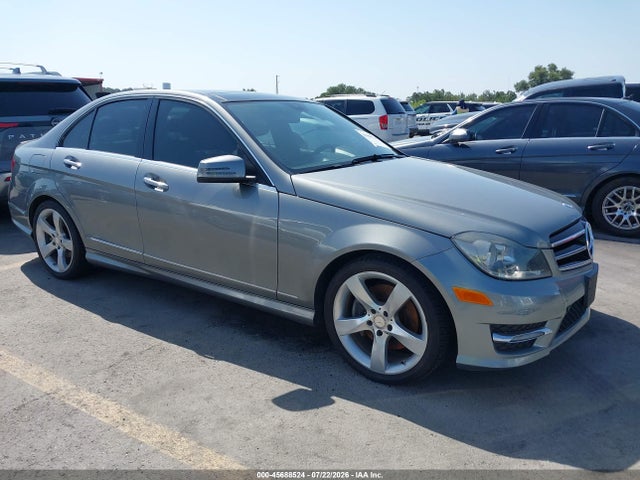 Продажа на аукционе авто 2014 Mercedes-benz C 350 Sport, vin: WDDGF5HB2ER310384, номер лота: 45688524