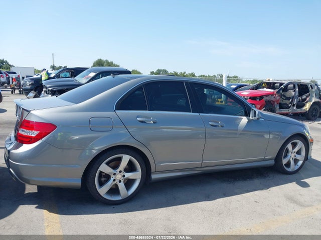 Продажа на аукционе авто 2014 Mercedes-benz C 350 Sport, vin: WDDGF5HB2ER310384, номер лота: 45688524