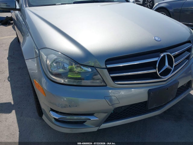 Продажа на аукционе авто 2014 Mercedes-benz C 350 Sport, vin: WDDGF5HB2ER310384, номер лота: 45688524