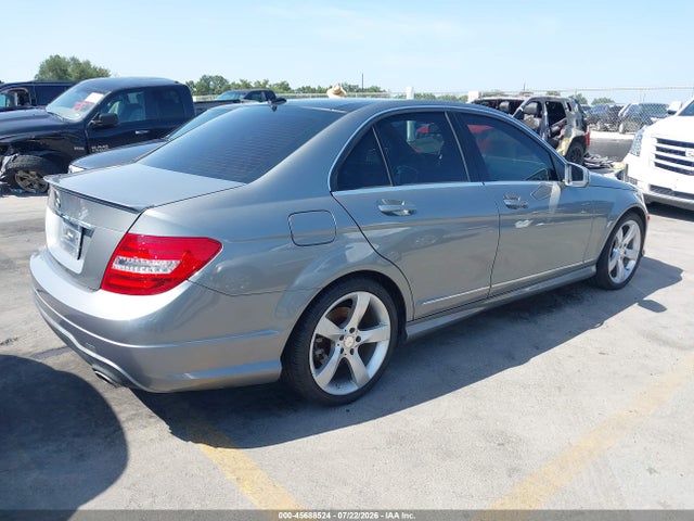 Продажа на аукционе авто 2014 Mercedes-benz C 350 Sport, vin: WDDGF5HB2ER310384, номер лота: 45688524
