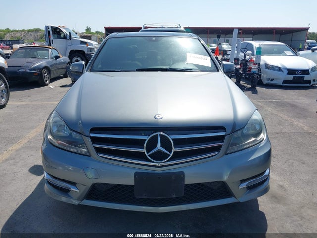 Продажа на аукционе авто 2014 Mercedes-benz C 350 Sport, vin: WDDGF5HB2ER310384, номер лота: 45688524