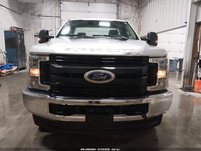1FTBF2B69JEC84074 Ford F-250 Xl