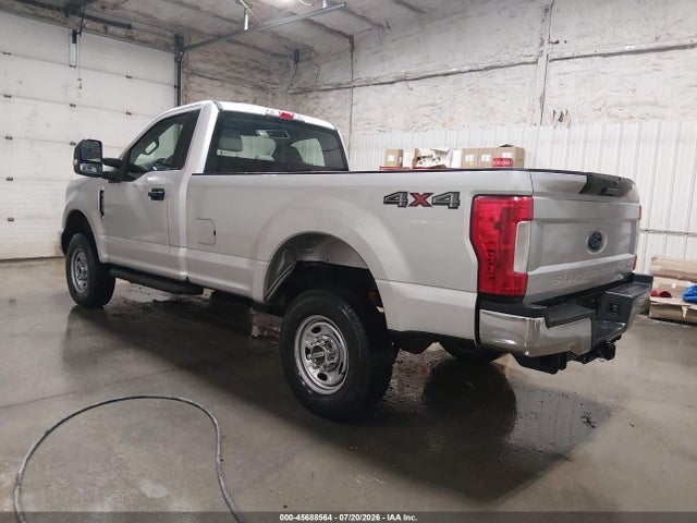 1FTBF2B69JEC84074 Ford F-250 Xl