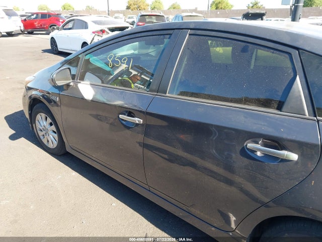 Toyota PRIUS PLUG-IN 2014 JTDKN3DP4E3061604 Image 15