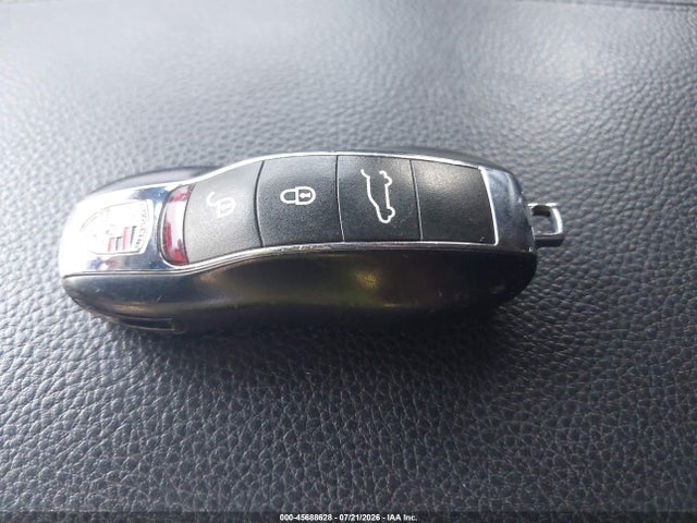 45688628 :رقم المزاد ، WP1AA2A24DLA06822 vin ، 2013 Porsche Cayenne مزاد بيع